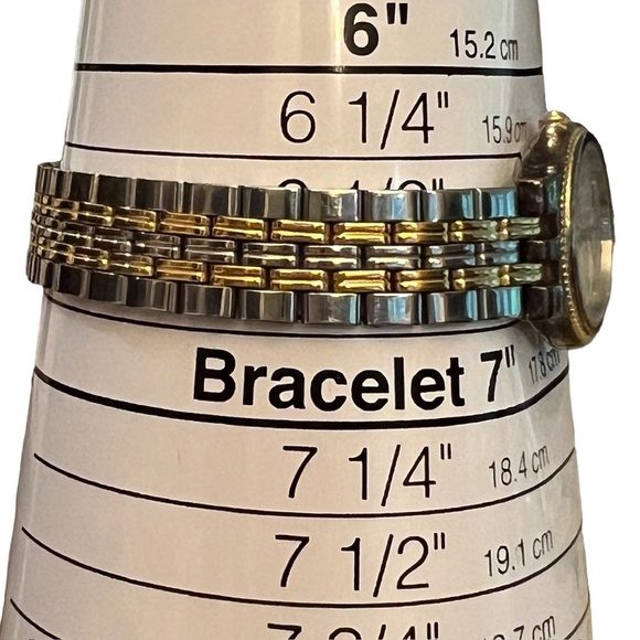 Vintage Petite Citizen Round Gold White and Silver tones Ladies watch Working - Picture 9 of 9